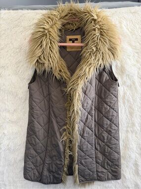 Initial Womens Boho Indie Sleaze Quilted Shaggy Faux Fur Collar Vest S Taupe Y2K